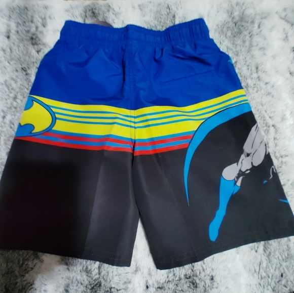 NWT Batman netted swim trunk - Picture 4 of 6